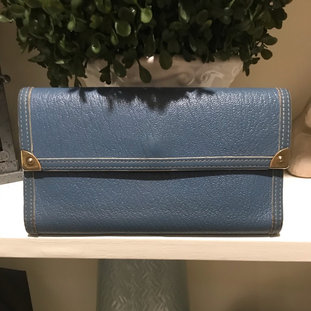 💯 Auth Louis Vuitton Blue International Wallet